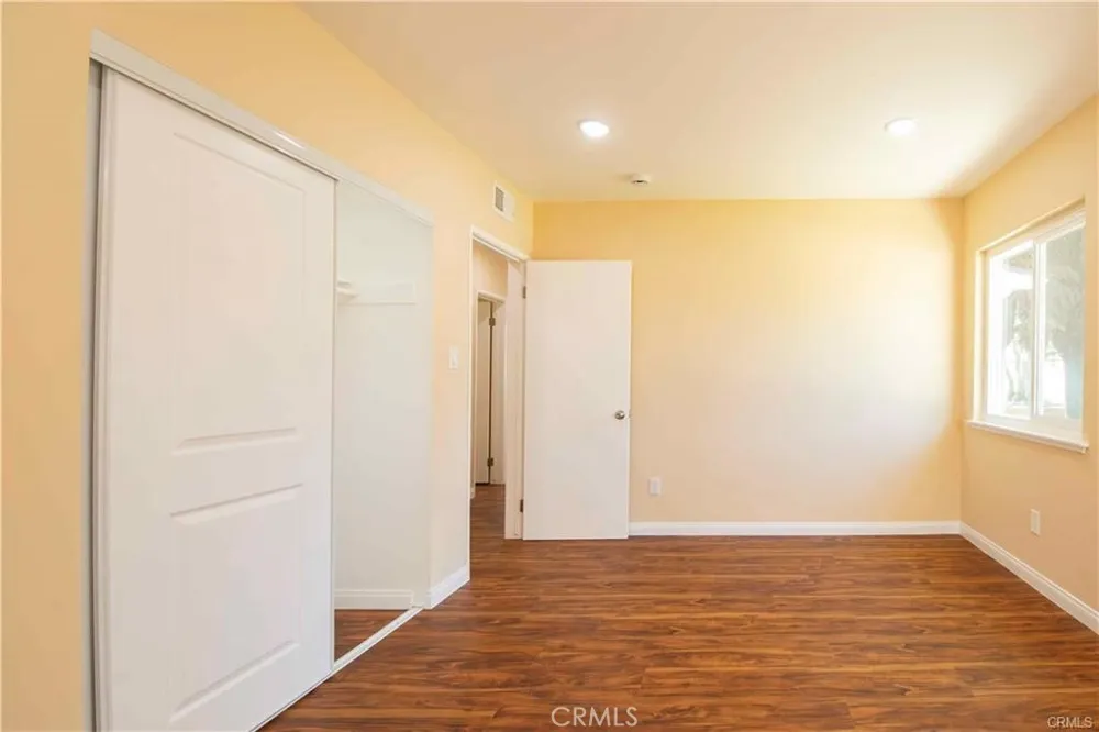 7630 Minstrel Los Angeles, CA 91304