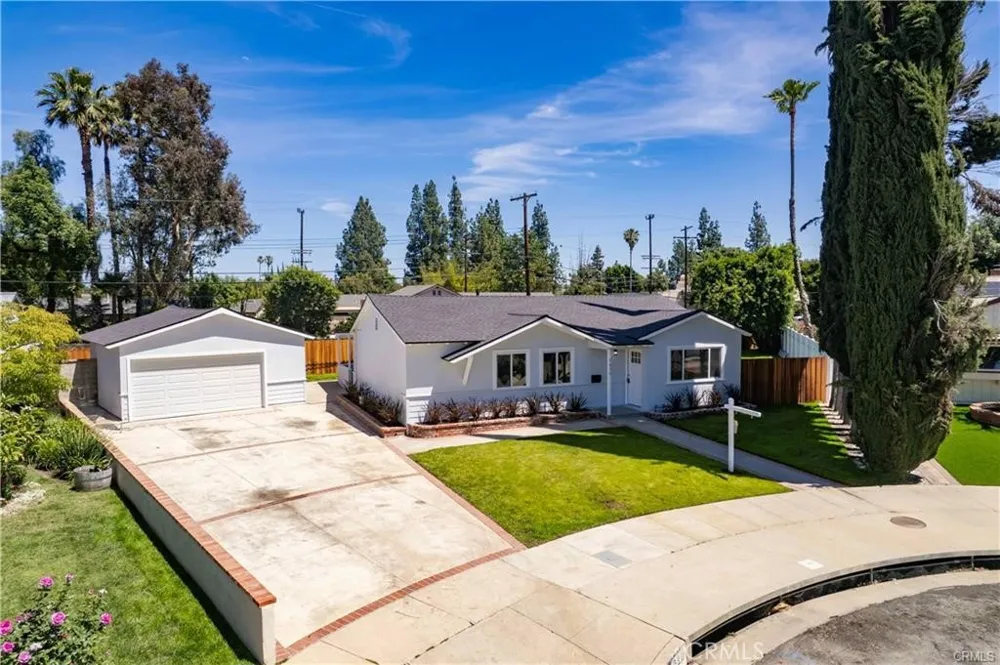 7630 Minstrel Los Angeles, CA 91304