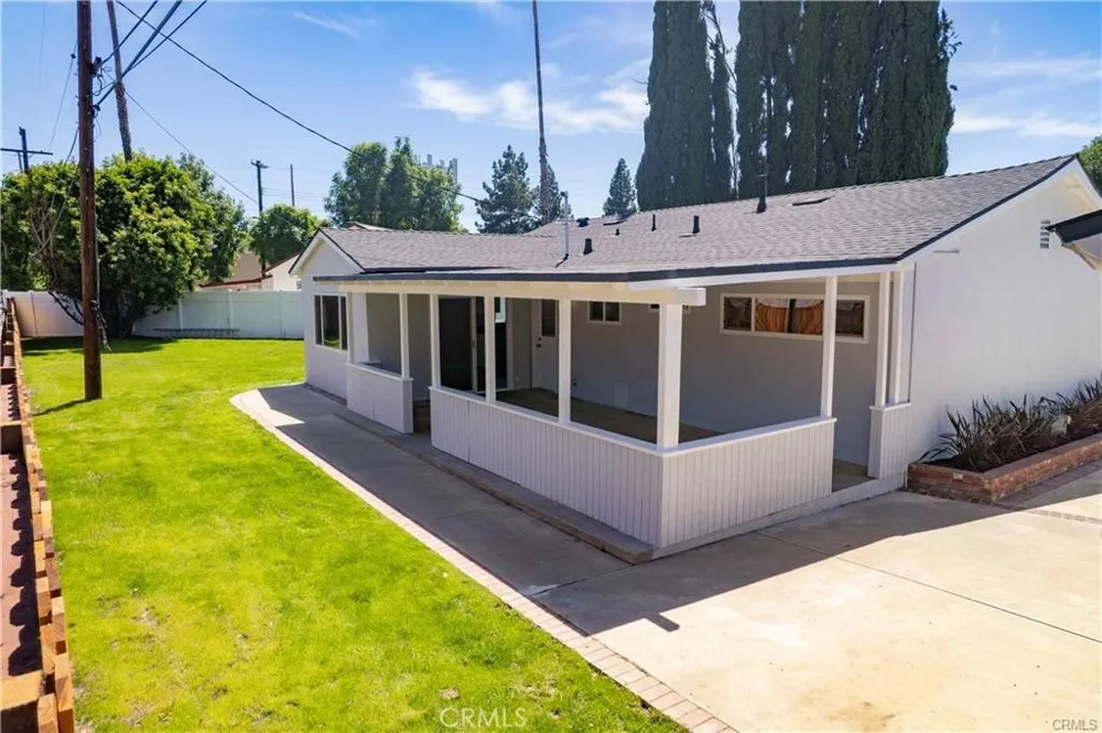 7630 Minstrel Los Angeles, CA 91304