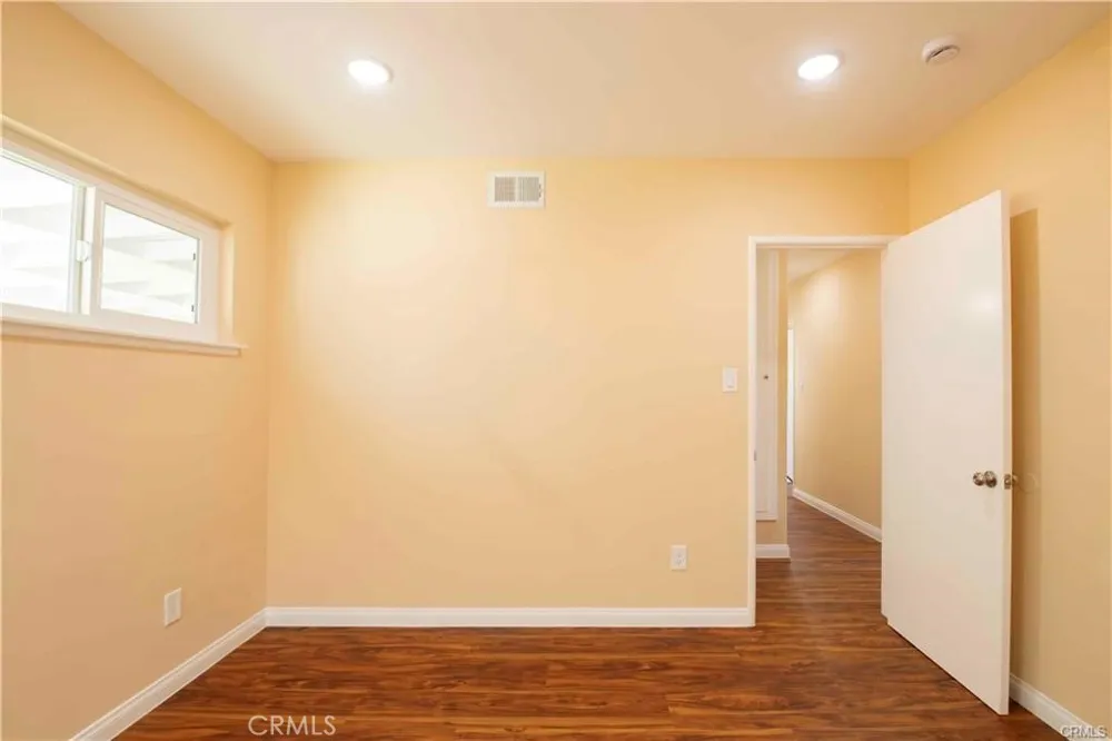 7630 Minstrel Los Angeles, CA 91304