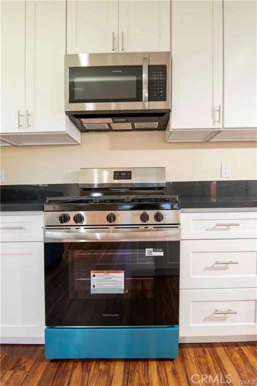 7630 Minstrel Los Angeles, CA 91304