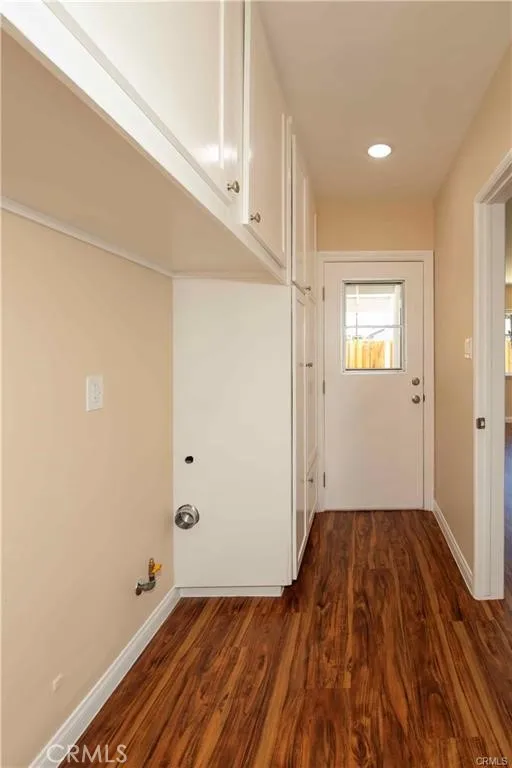 7630 Minstrel Los Angeles, CA 91304
