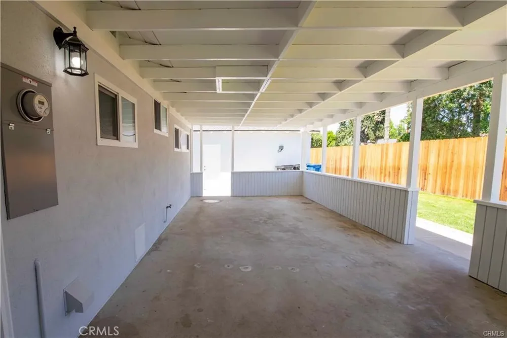 7630 Minstrel Los Angeles, CA 91304