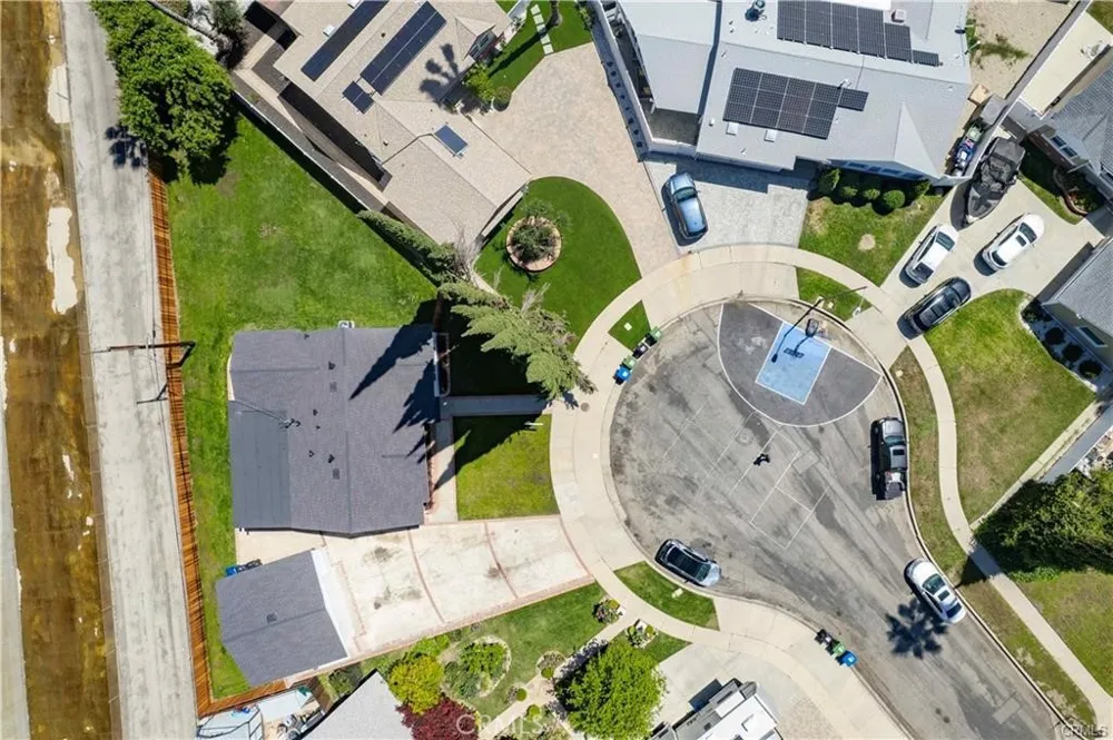 7630 Minstrel Los Angeles, CA 91304
