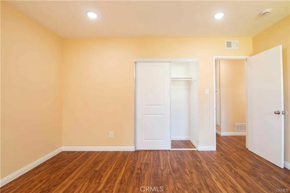 7630 Minstrel Los Angeles, CA 91304