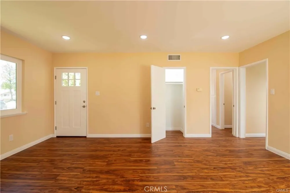 7630 Minstrel Los Angeles, CA 91304