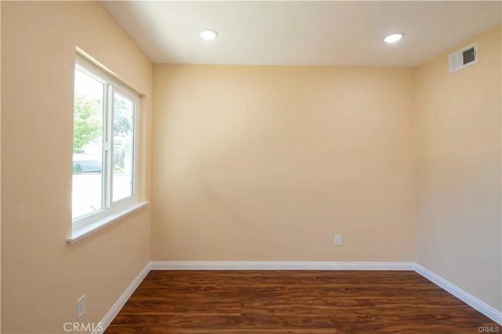 7630 Minstrel Los Angeles, CA 91304