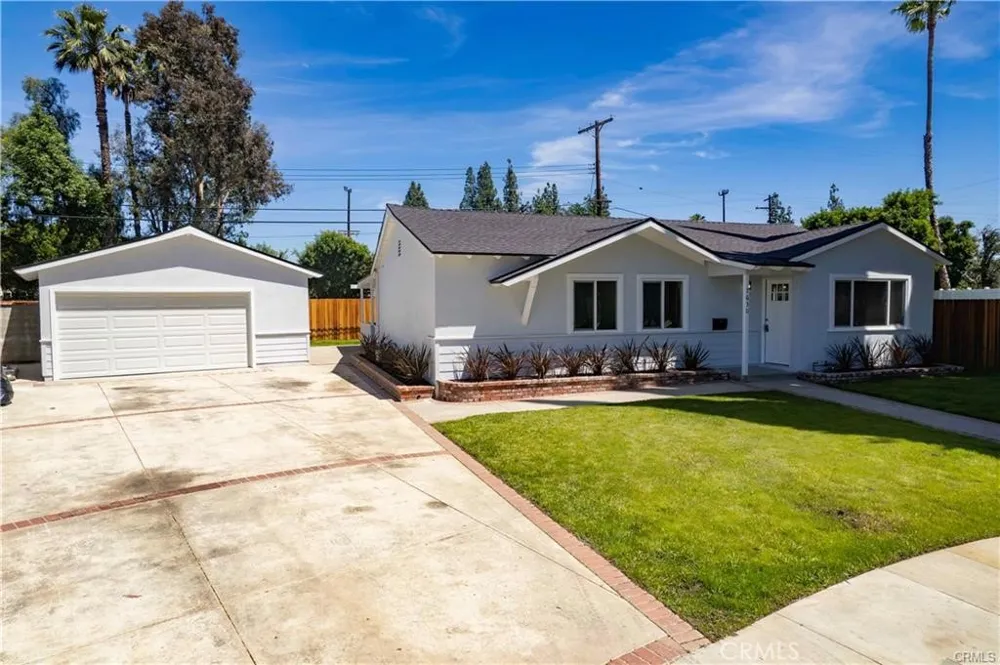 7630 Minstrel Los Angeles, CA 91304