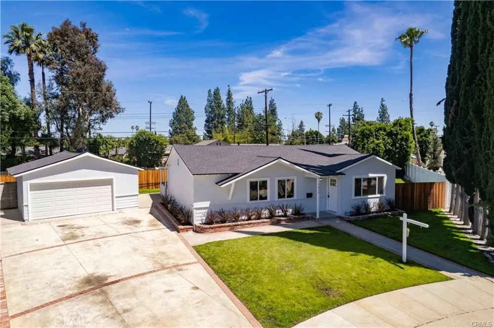 7630 Minstrel Los Angeles, CA 91304