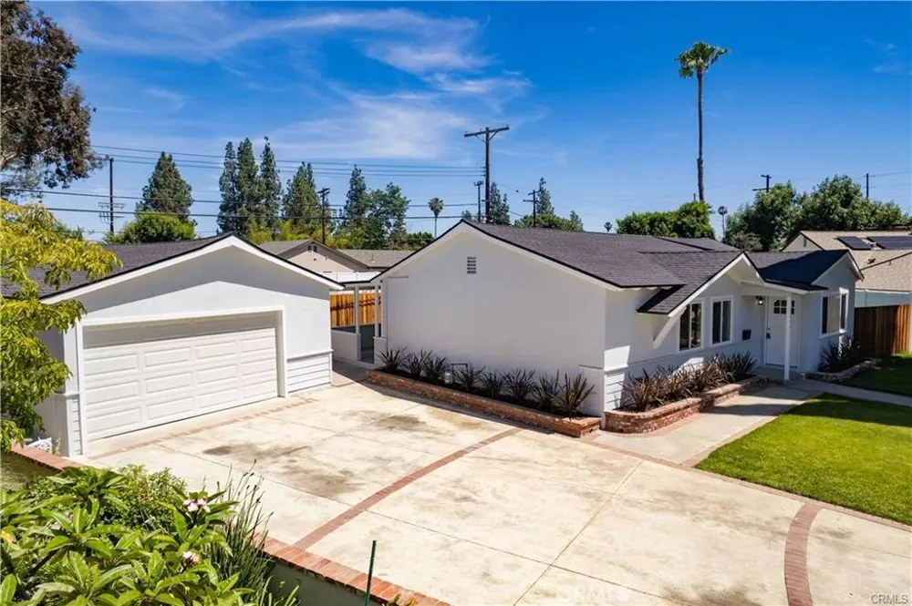7630 Minstrel Los Angeles, CA 91304