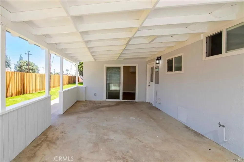 7630 Minstrel Los Angeles, CA 91304