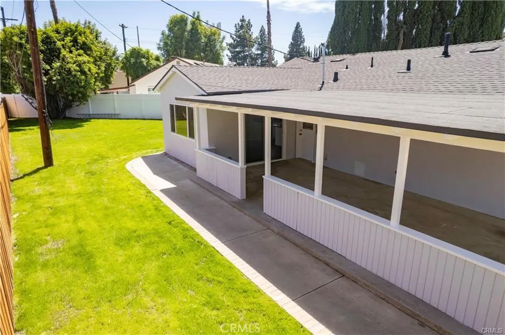 7630 Minstrel Los Angeles, CA 91304