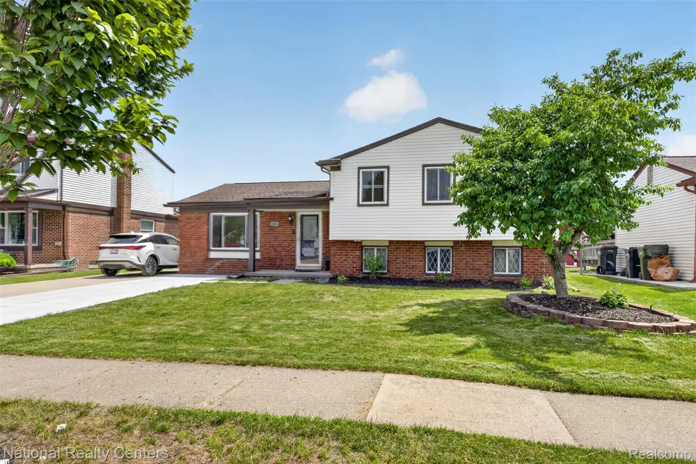 40014 Eagle Drive Sterling Heights City, MI 48310