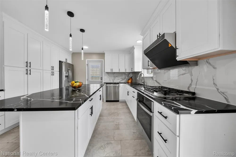 40014 Eagle Drive Sterling Heights City, MI 48310