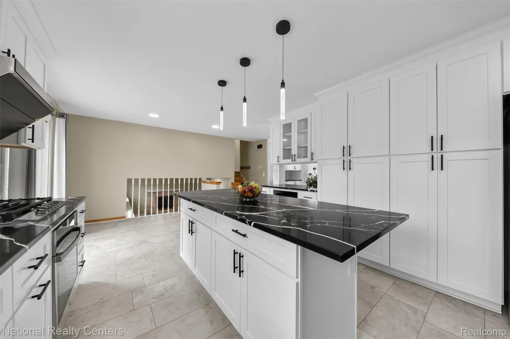 40014 Eagle Drive Sterling Heights City, MI 48310