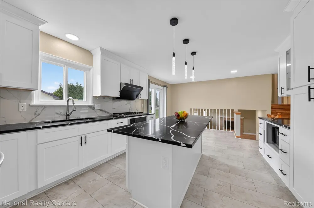 40014 Eagle Drive Sterling Heights City, MI 48310