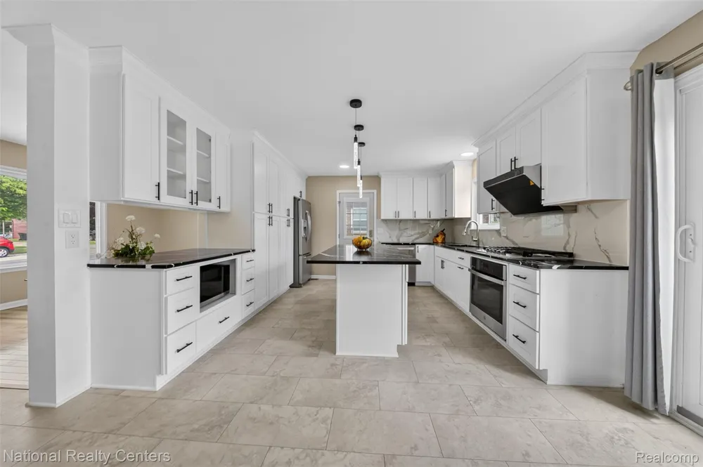 40014 Eagle Drive Sterling Heights City, MI 48310
