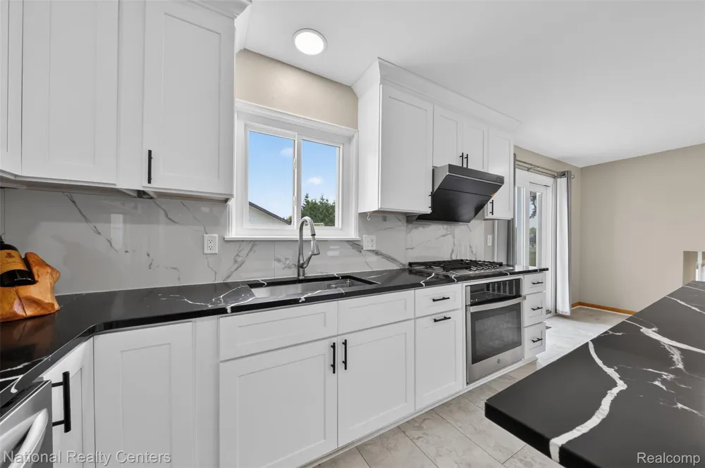 40014 Eagle Drive Sterling Heights City, MI 48310