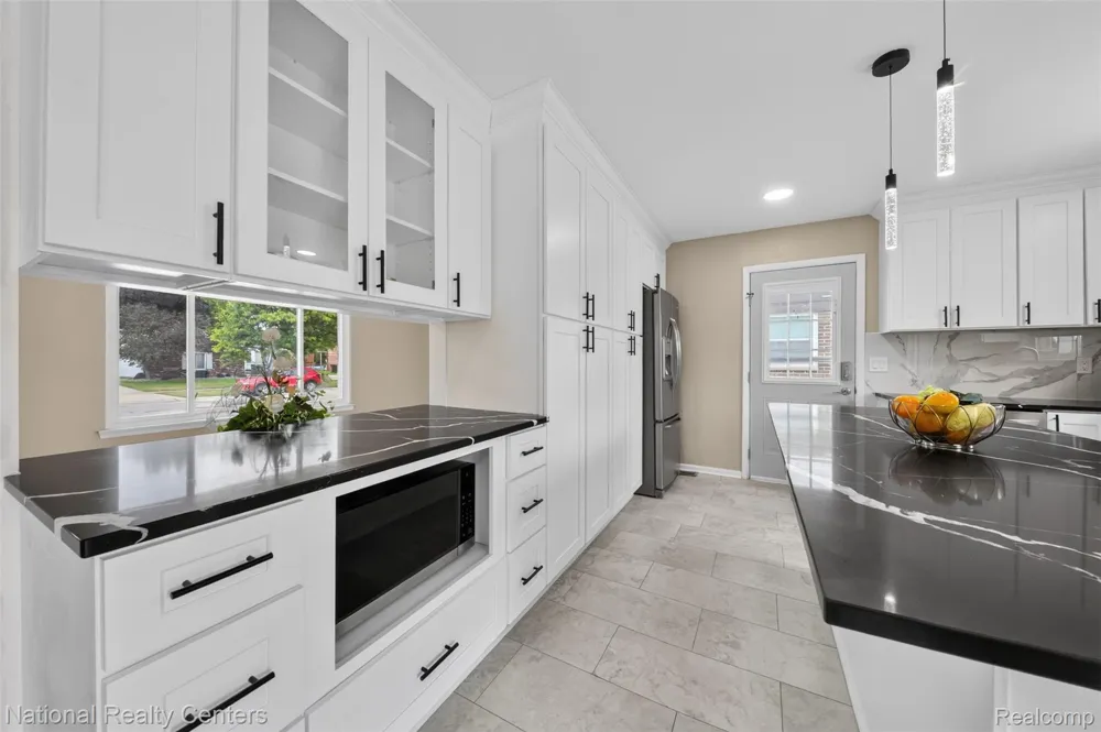 40014 Eagle Drive Sterling Heights City, MI 48310