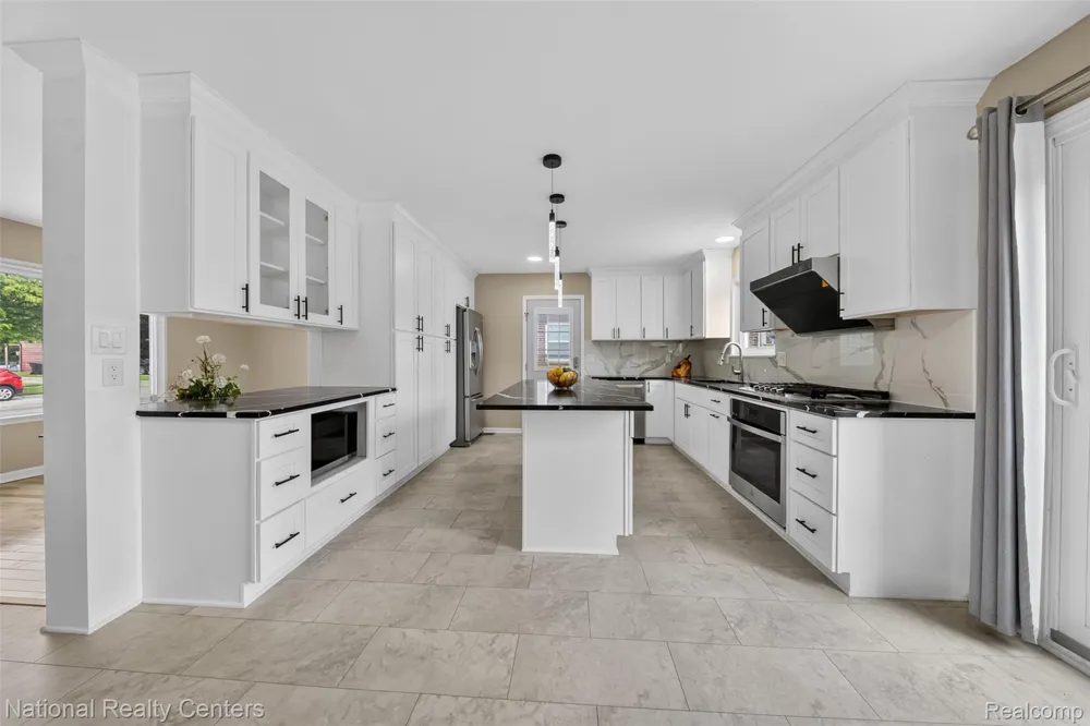 40014 Eagle Drive Sterling Heights City, MI 48310