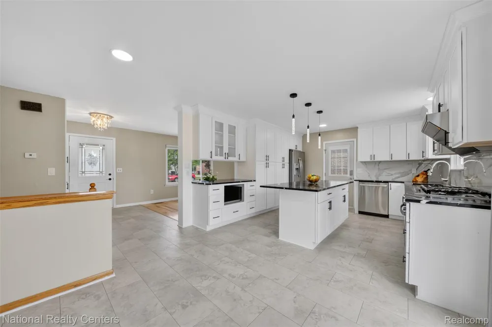 40014 Eagle Drive Sterling Heights City, MI 48310