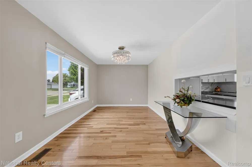 40014 Eagle Drive Sterling Heights City, MI 48310