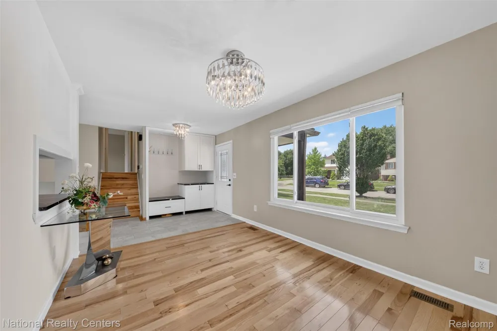 40014 Eagle Drive Sterling Heights City, MI 48310