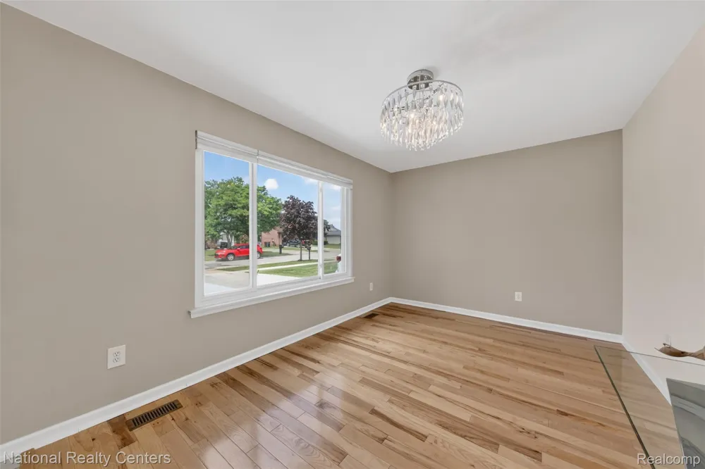 40014 Eagle Drive Sterling Heights City, MI 48310