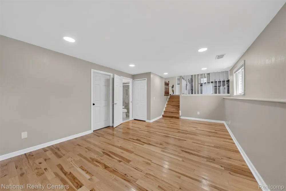 40014 Eagle Drive Sterling Heights City, MI 48310