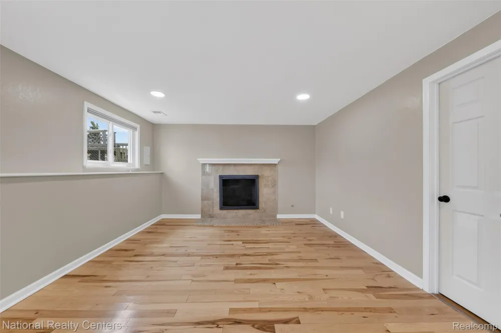 40014 Eagle Drive Sterling Heights City, MI 48310