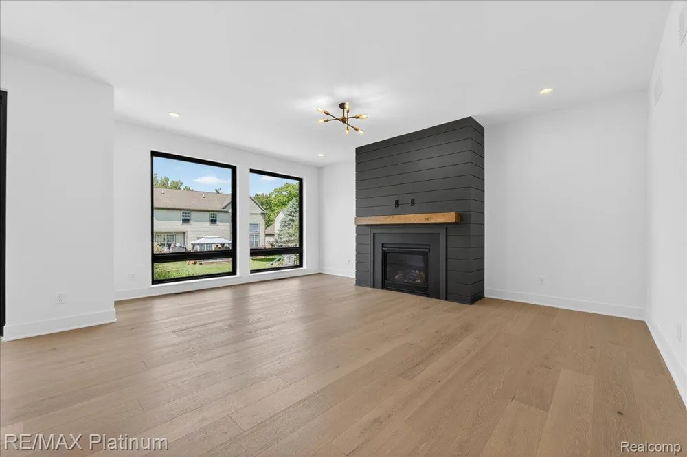 1309 Walloon Way Orion Charter Township, MI 48360