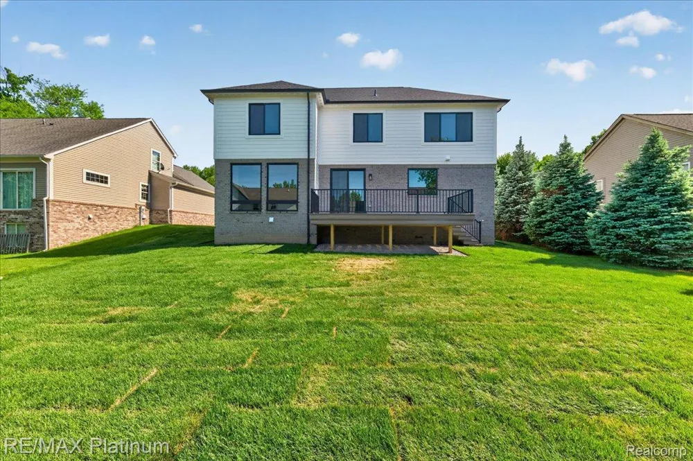 1309 Walloon Way Orion Charter Township, MI 48360