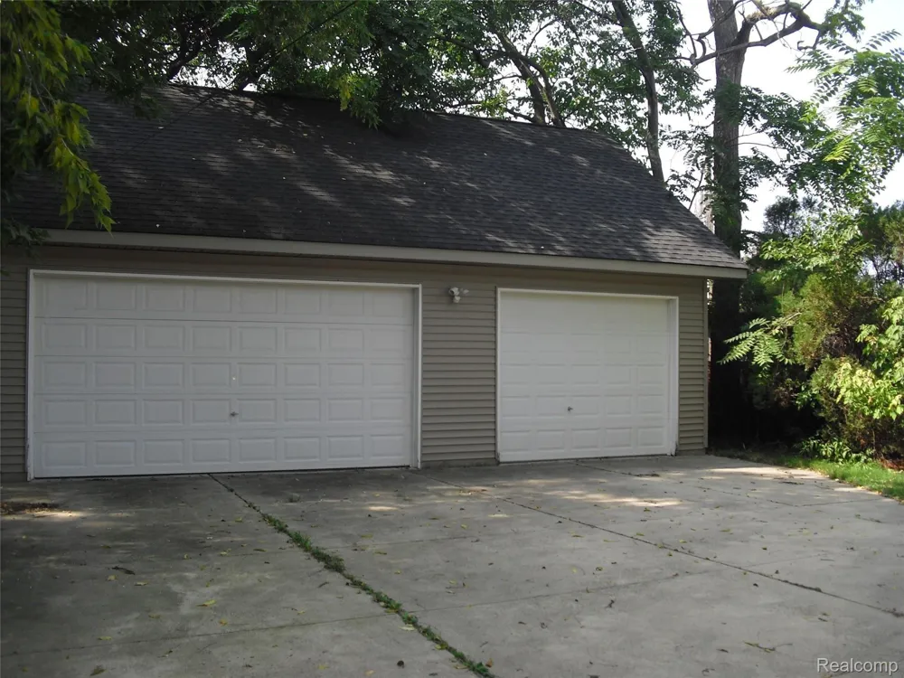 887 SAINT CLAIR  LOWER STREET Grosse Pointe City, MI 48230