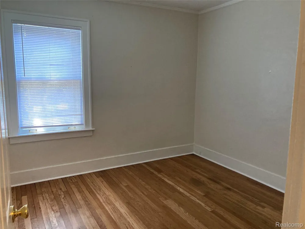 887 SAINT CLAIR  LOWER STREET Grosse Pointe City, MI 48230