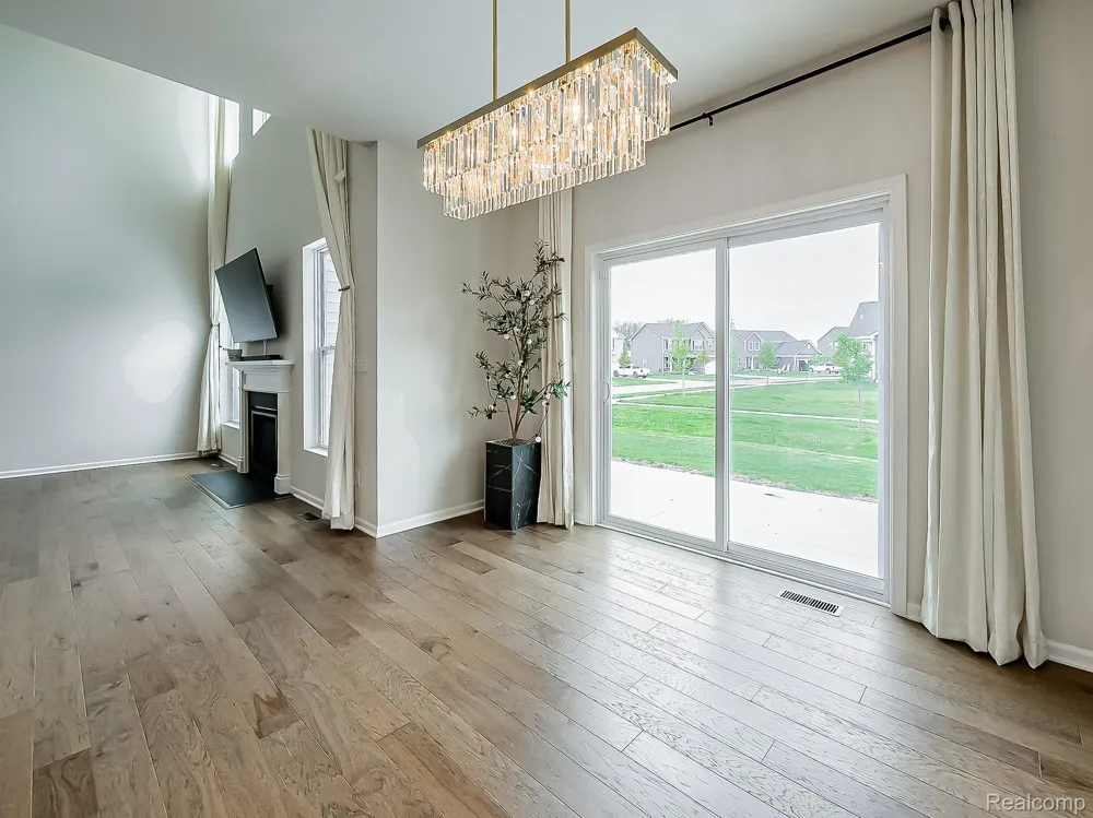 2716 Maize Loop Saline Township, MI 48176