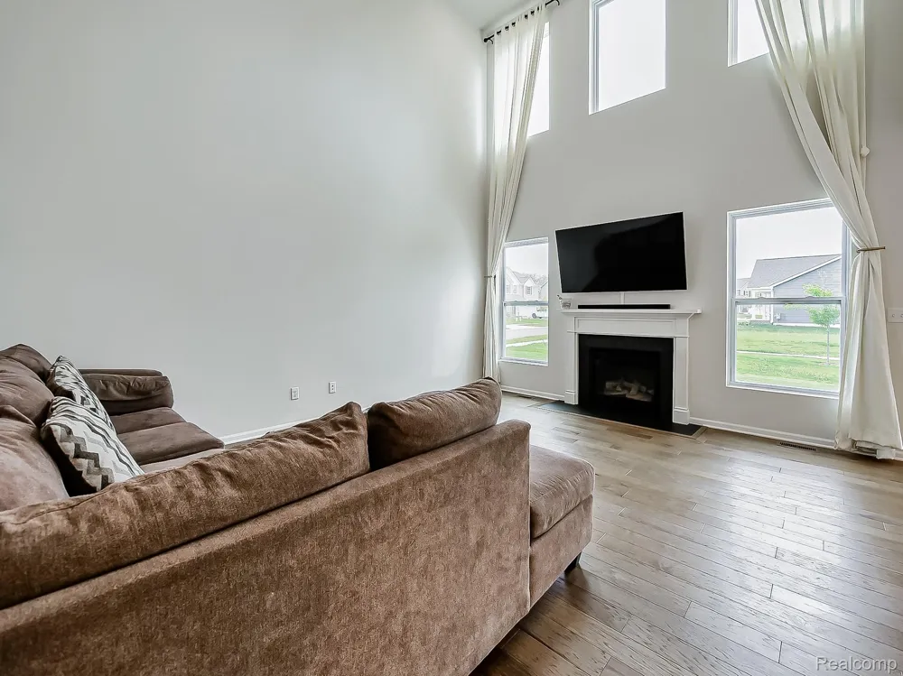 2716 Maize Loop Saline Township, MI 48176