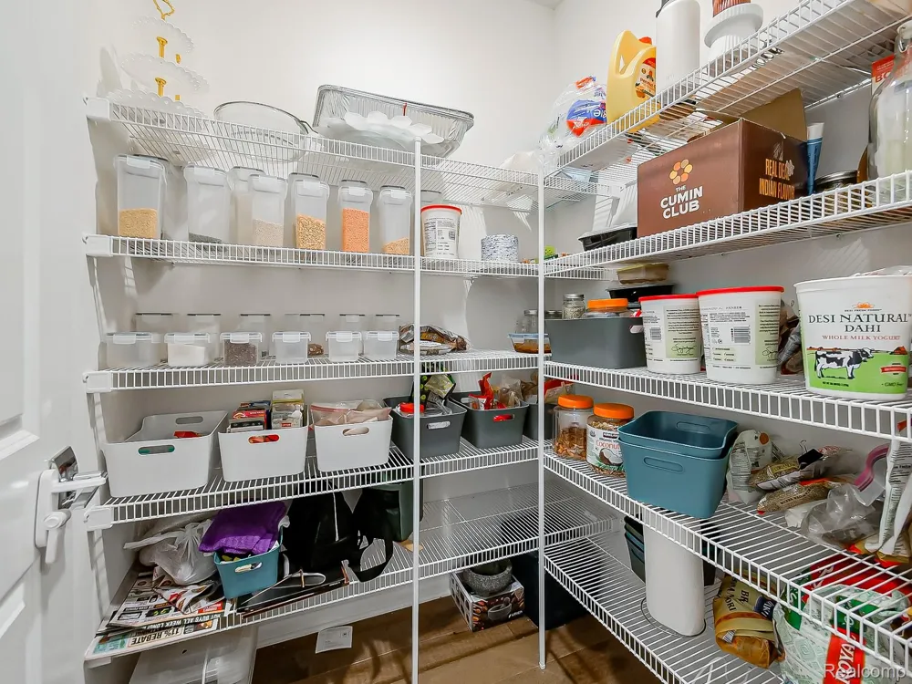 2716 Maize Loop Saline Township, MI 48176