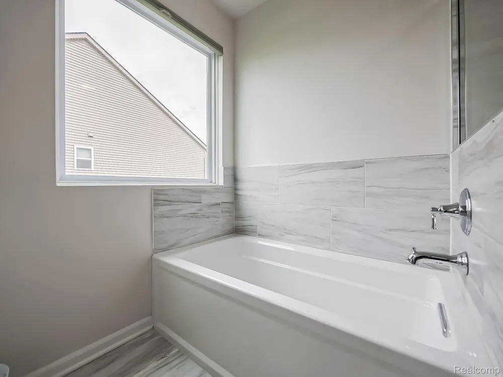 2716 Maize Loop Saline Township, MI 48176
