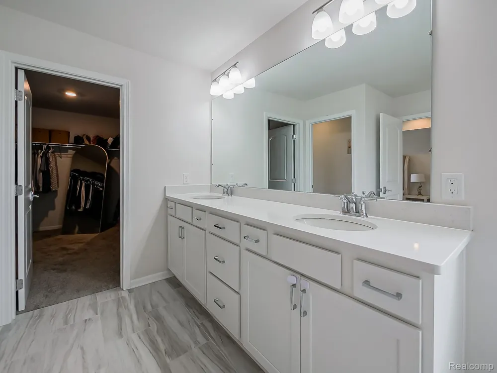 2716 Maize Loop Saline Township, MI 48176