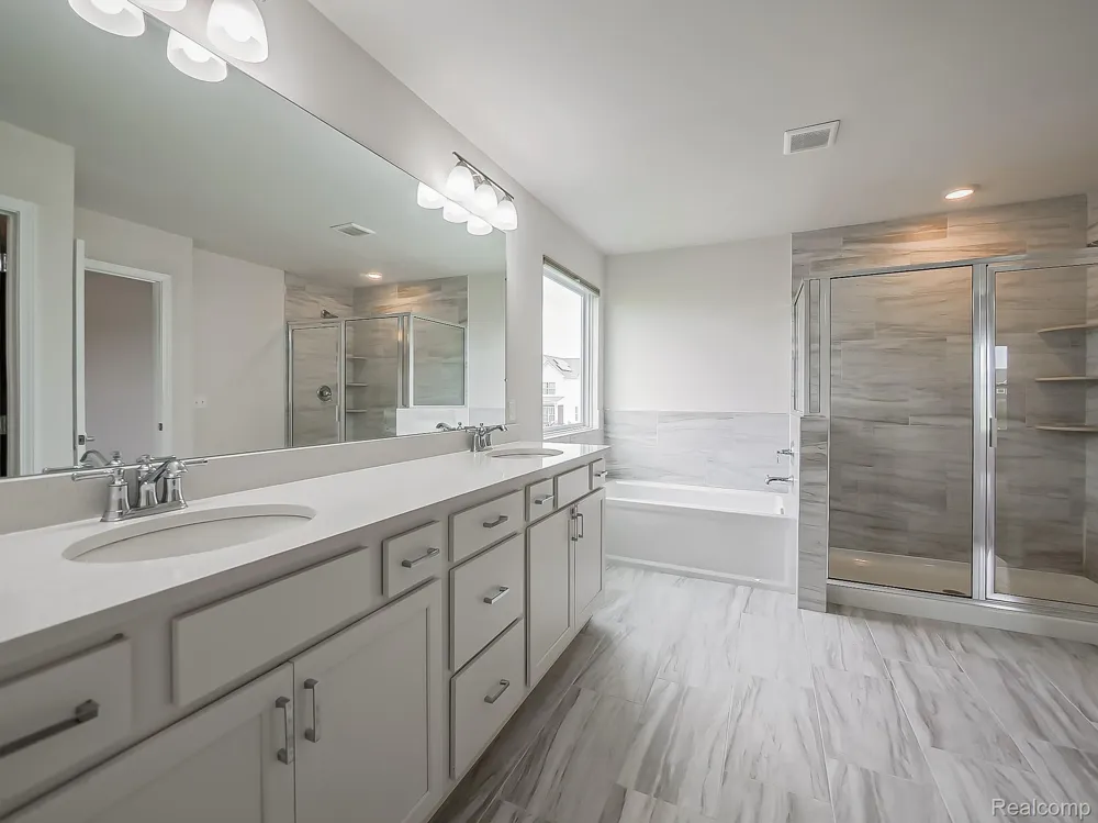 2716 Maize Loop Saline Township, MI 48176