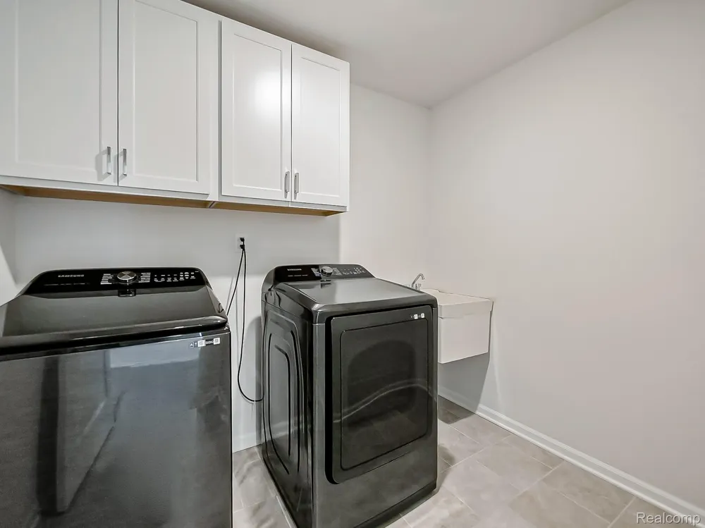 2716 Maize Loop Saline Township, MI 48176