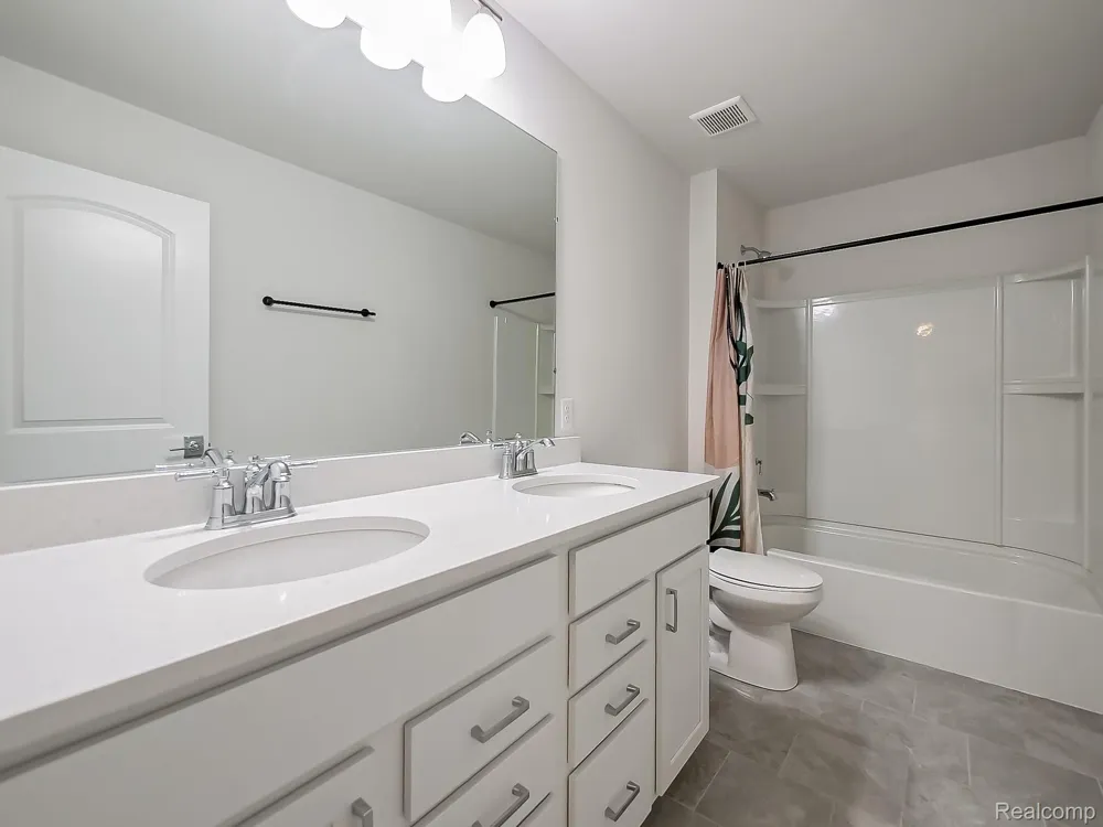 2716 Maize Loop Saline Township, MI 48176