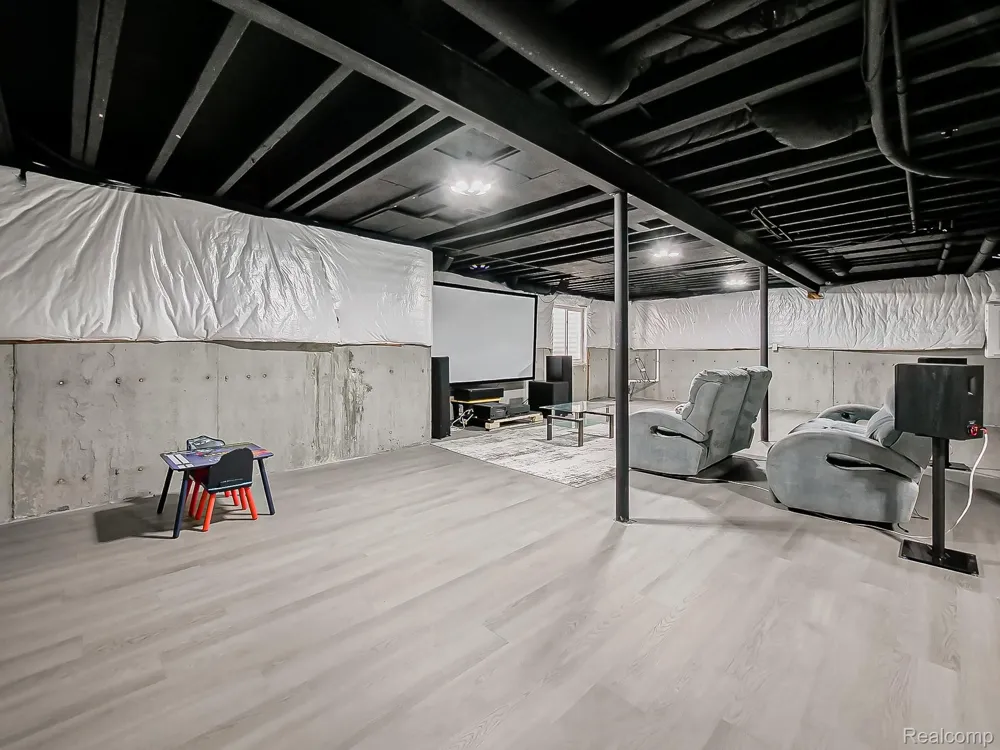 2716 Maize Loop Saline Township, MI 48176
