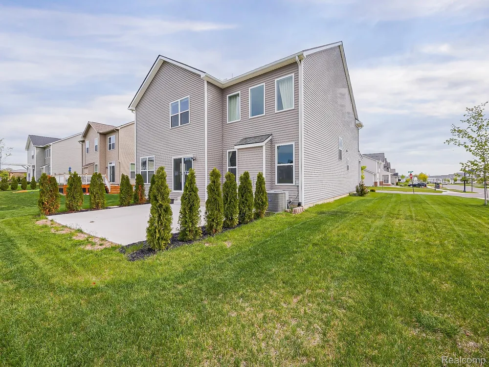 2716 Maize Loop Saline Township, MI 48176