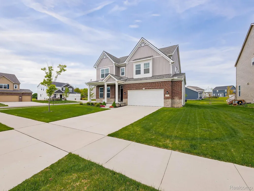 2716 Maize Loop Saline Township, MI 48176