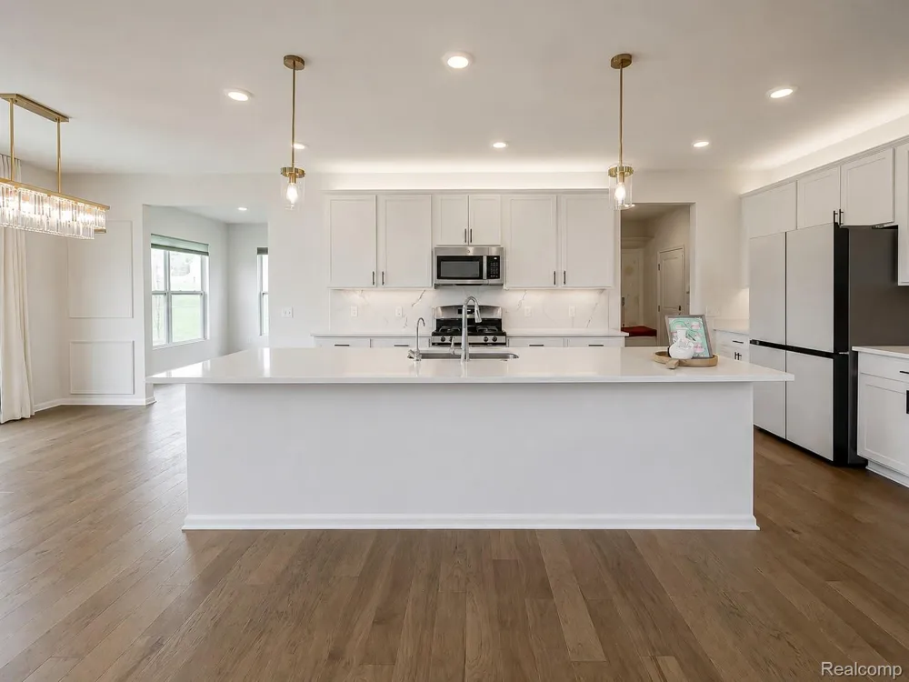 2716 Maize Loop Saline Township, MI 48176