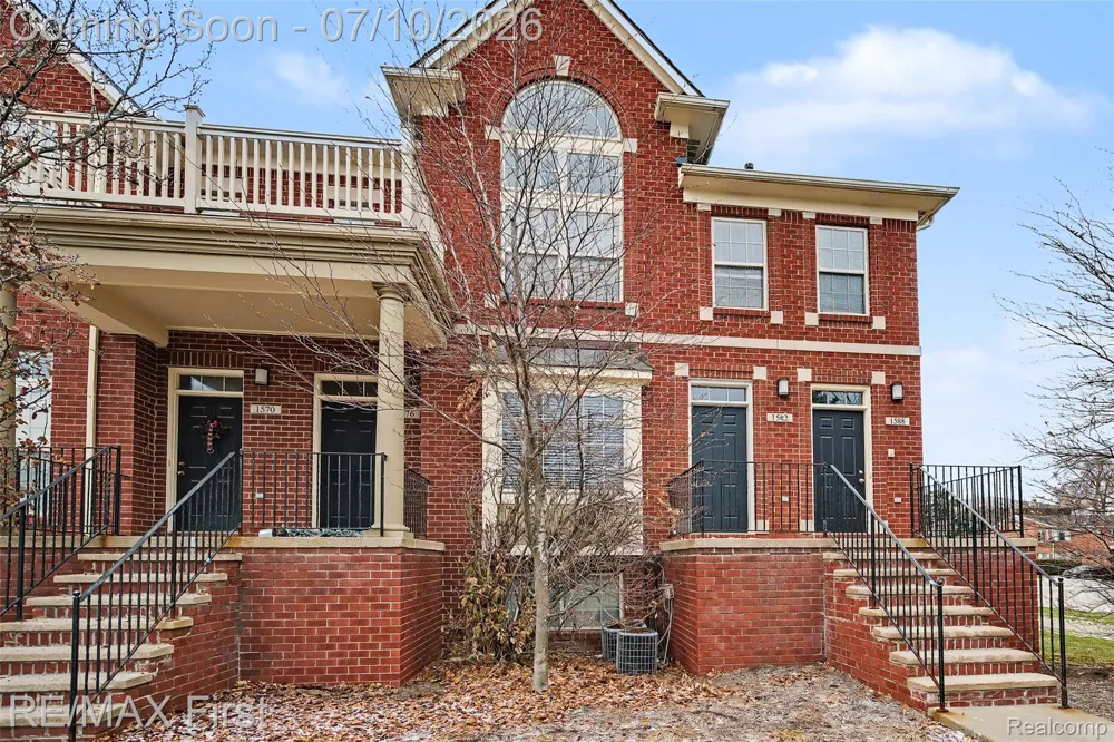 1582 Devon Lane Troy City, MI 48084