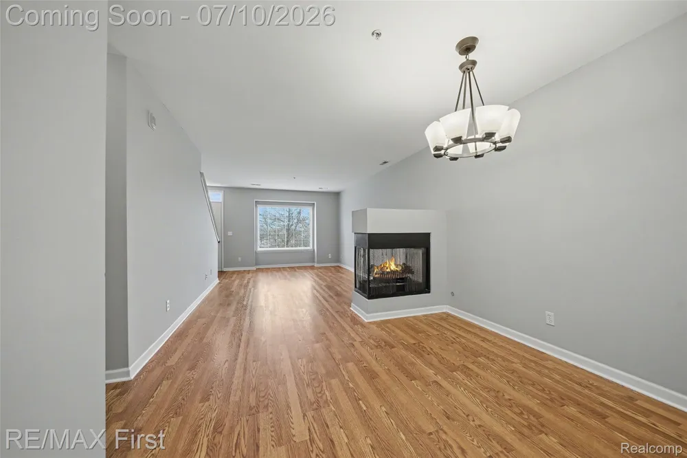 1582 Devon Lane Troy City, MI 48084