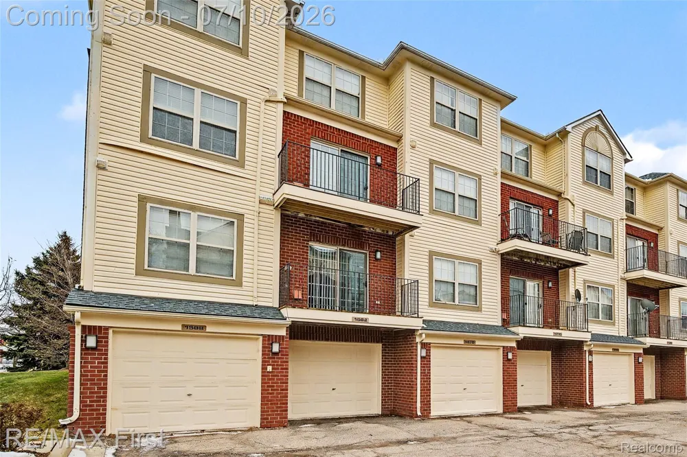 1582 Devon Lane Troy City, MI 48084