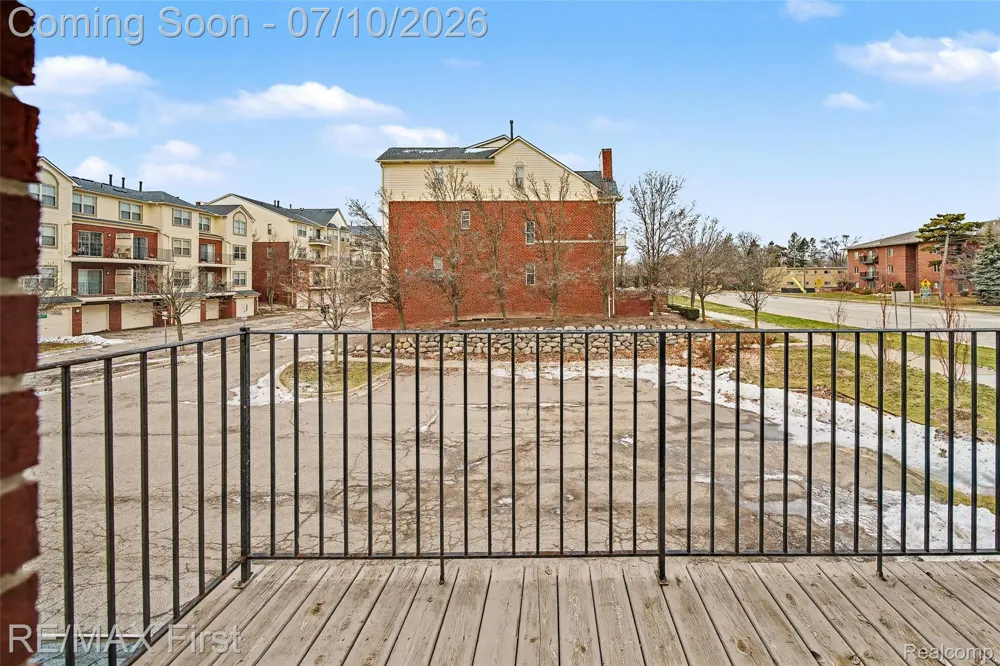 1582 Devon Lane Troy City, MI 48084